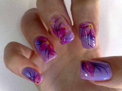 Put Some Flowers on Your Fingernails