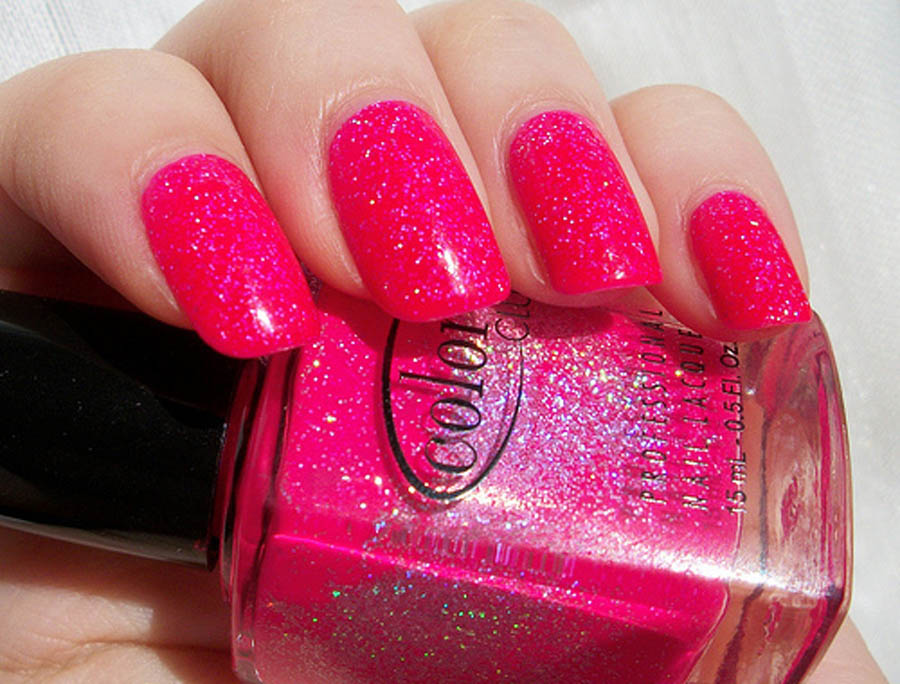 Sparkling Pink Nails.