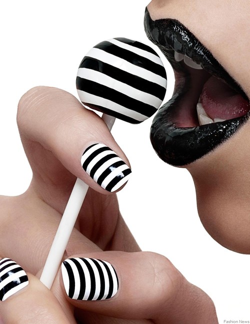 Zebra Stripes on your Nails